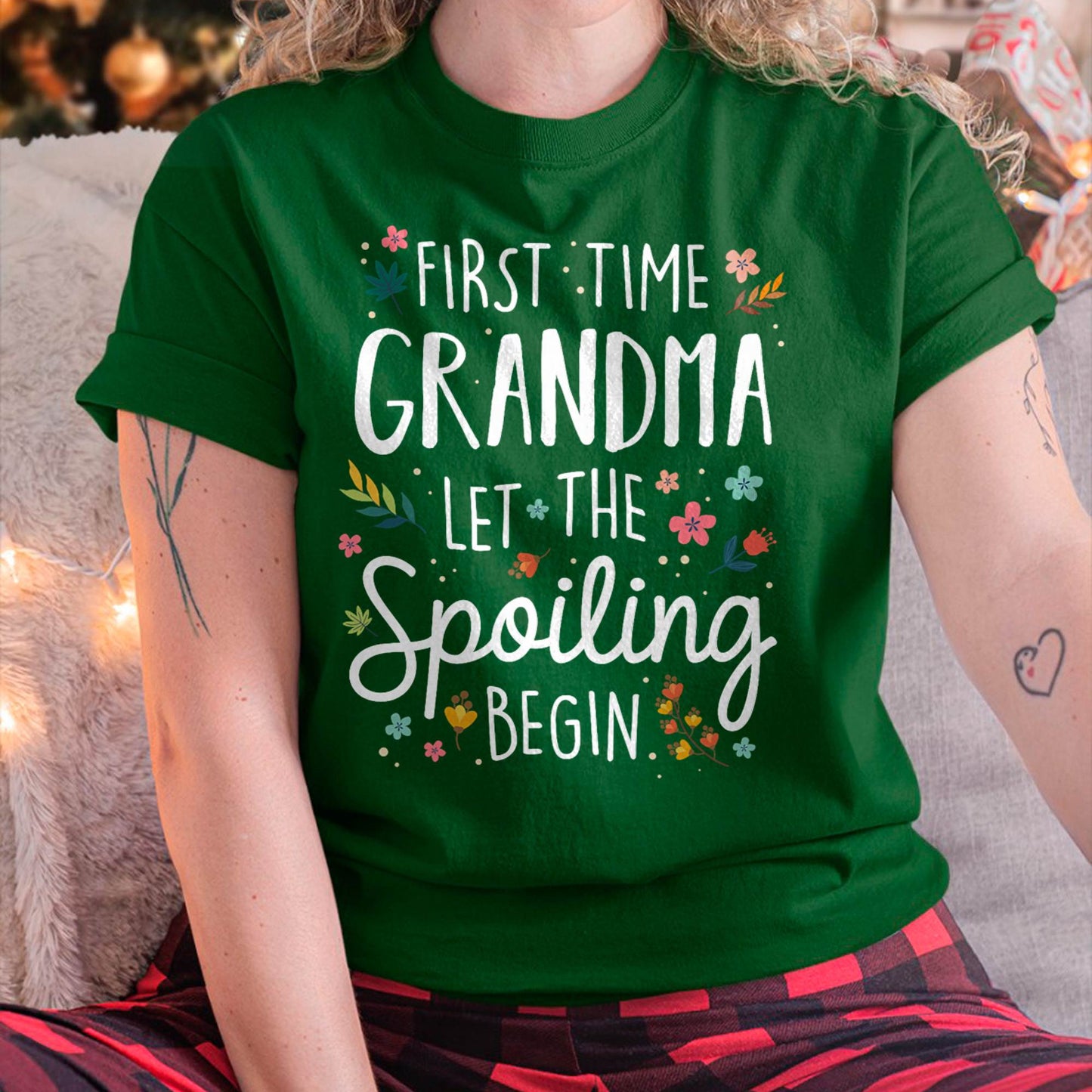 FIRST TIME GRANDMA T-SHIRT – PERFECT GIFT FOR NEW GRANDMAS - TLEE00 (SKU8-GRA00)