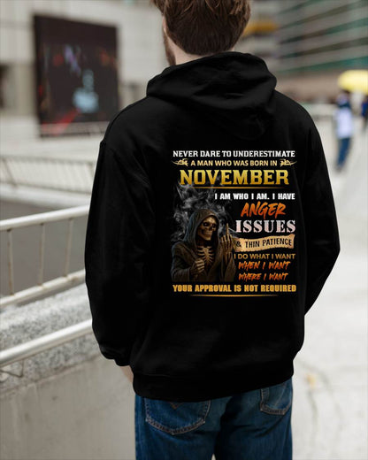 NOVEMBER - NEVER UNDERESTIMATE A MAN WHO KNOWS WHO HE IS - FOR MAN - TLEE11 (SKU26T-01156-11)