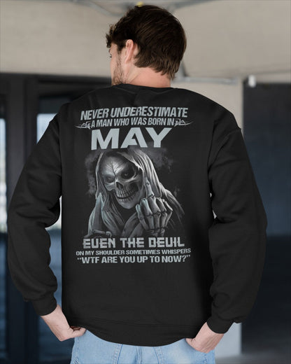 MAY - NEVER UNDERESTIUNDER A MAN - T-SHIRT FOR MAN - TLEE05 (SKU08-05-05)