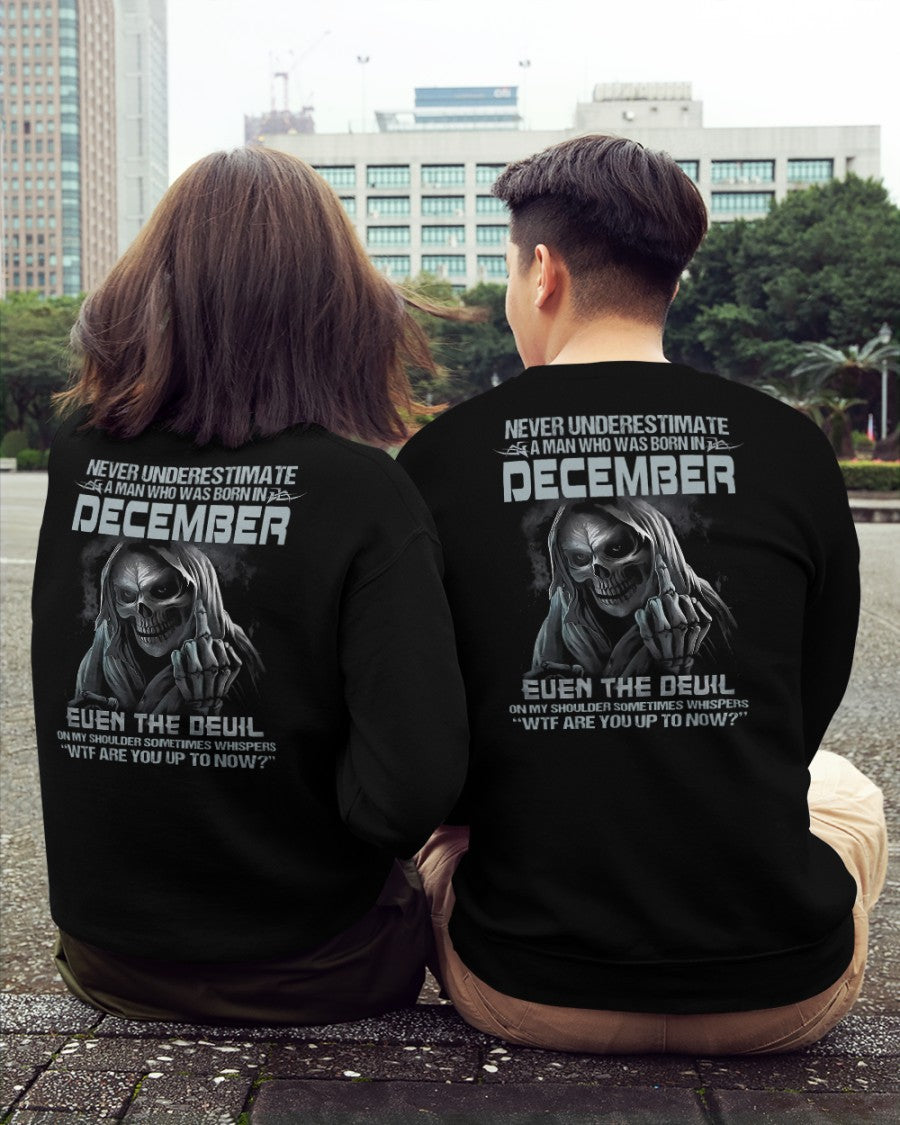 DECEMBER - NEVER UNDERESTIUNDER A MAN - T-SHIRT FOR MAN - TLEE12 (SKU08-05-12)